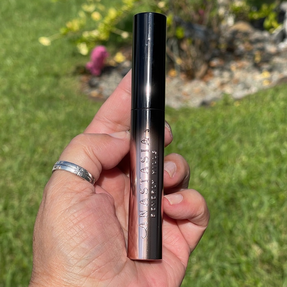 ANASTASIA BEVERLY HILLS Lash Brag Volumizing Mascara In Jet Black - Picture 5 of 15